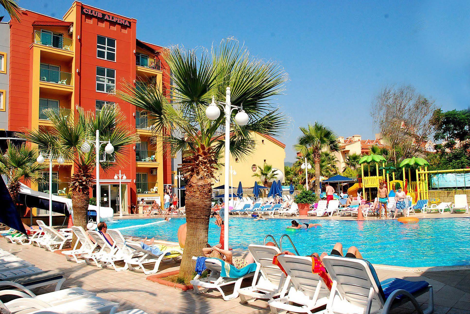 Resort Club Alpina 3*